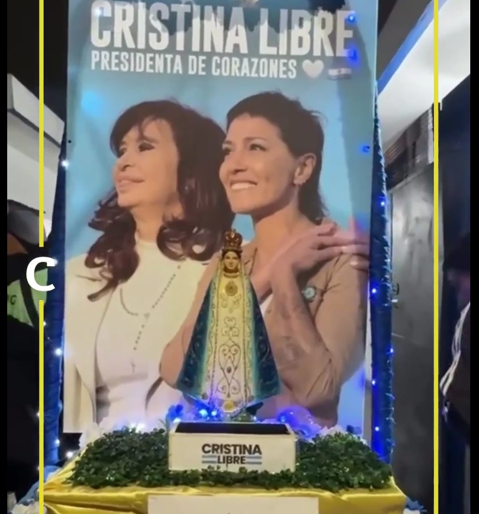 luisrodriguezrm's tweet photo. Si van a ir a la iglesia, de mínima aprendan el séptimo mandamiento: NO ROBARÁS. https://t.co/nLnl8pxrql