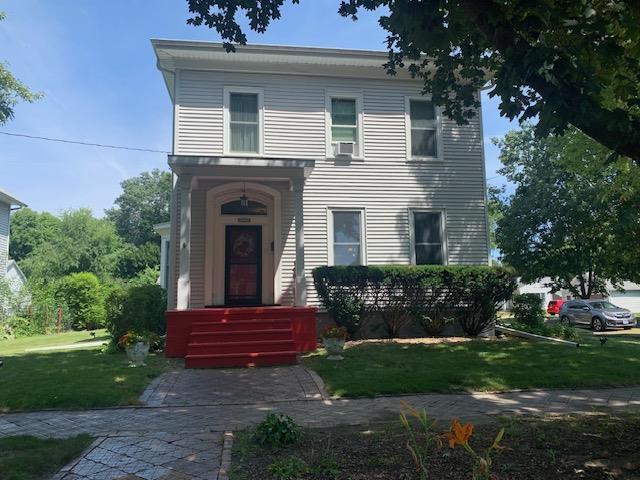 katietroccoli's tweet photo. Do you know someone looking for a great property in Ottawa? Please pass this along! #HereToHelp https://t.co/UBDZiPaJbO