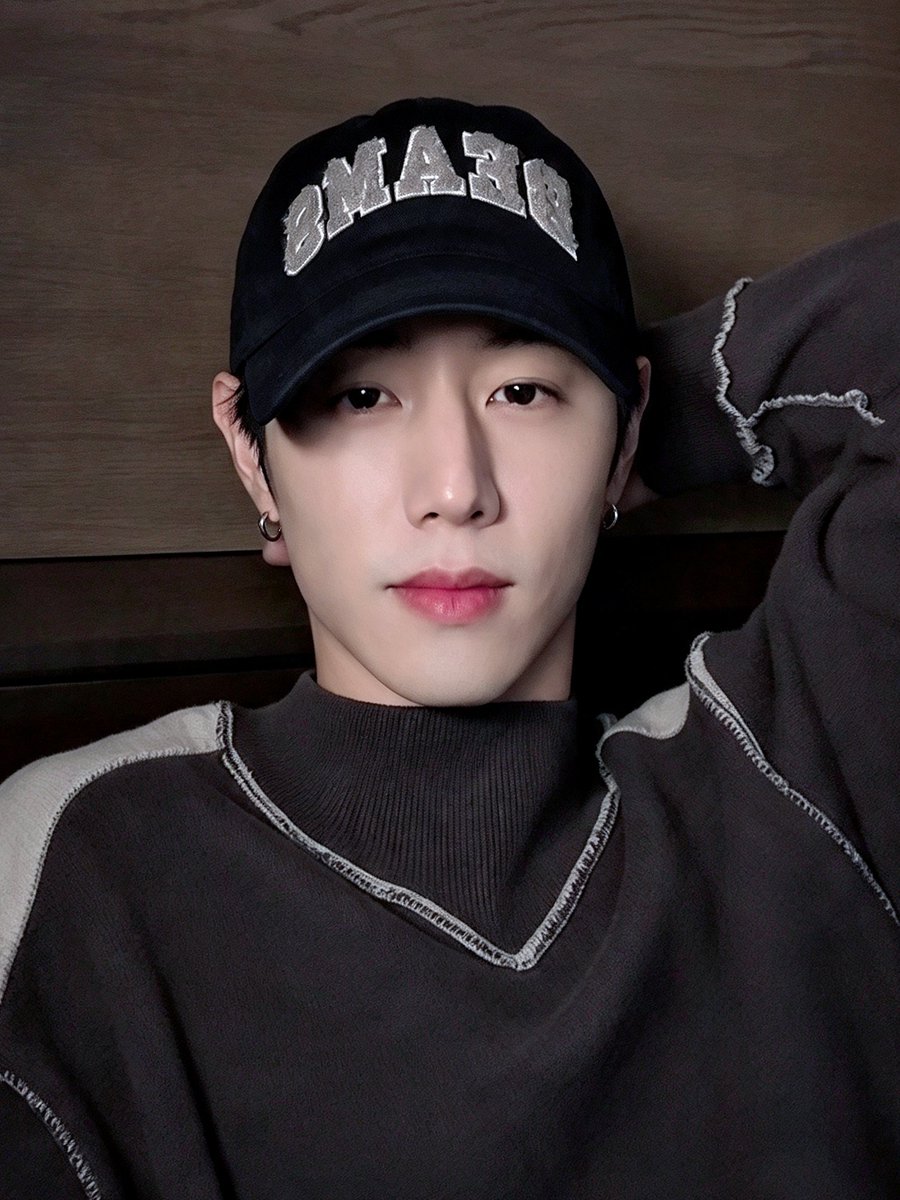 93mt__'s tweet photo. 🫰

#MarkTuan https://t.co/HNiBN5TlaS
