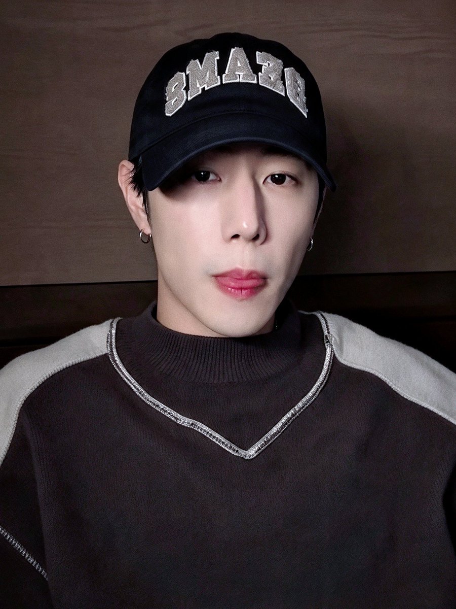 93mt__'s tweet photo. 🫰

#MarkTuan https://t.co/HNiBN5TlaS