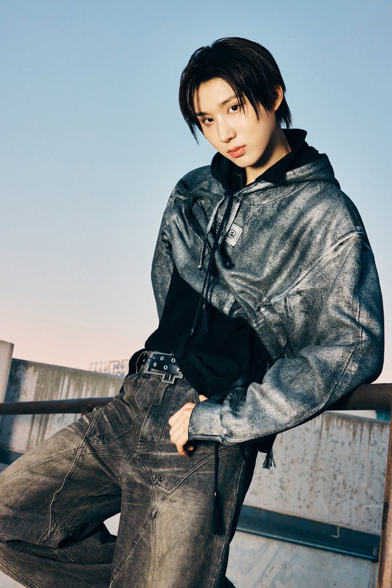 kickflip_jype's tweet photo. Kick Off The Wall MV Photo💛🏙️ #Juwang

KickFlip The 5th Mini Album "KICK OFF THE WALL Pt. 1"
2026.10.06 6PM (KST) Release!

Pre-save &amp; Pre-add : https://t.co/I7T5LNBRJF 

#KickFlip #킥플립
#KICKOFFTHEWALL_Pt1 
#KickOffTheWall #주왕 https://t.co/SlQhPYtqZr