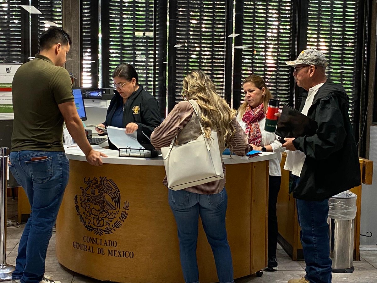 ConsulmexElPaso's tweet photo. Este sábado llevamos a cabo nuestra #JornadaSabatina, una oportunidad para acercar los servicios consulares a quienes, por sus actividades laborales o personales, tienen dificultad para realizar sus trámites entre semana.

🧵1/2 https://t.co/LHubT5SQRC