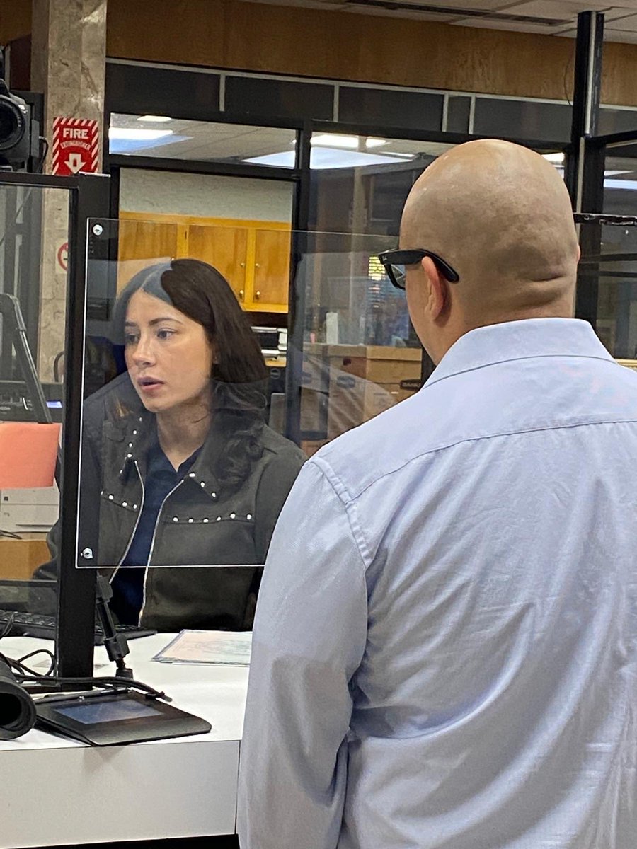 ConsulmexElPaso's tweet photo. Durante la jornada brindamos atención en servicios como pasaporte, matrícula consular, credencial para votar, Registro Civil y orientación en materia de protección consular.

🧵2/2 https://t.co/LHqkX4pYnL