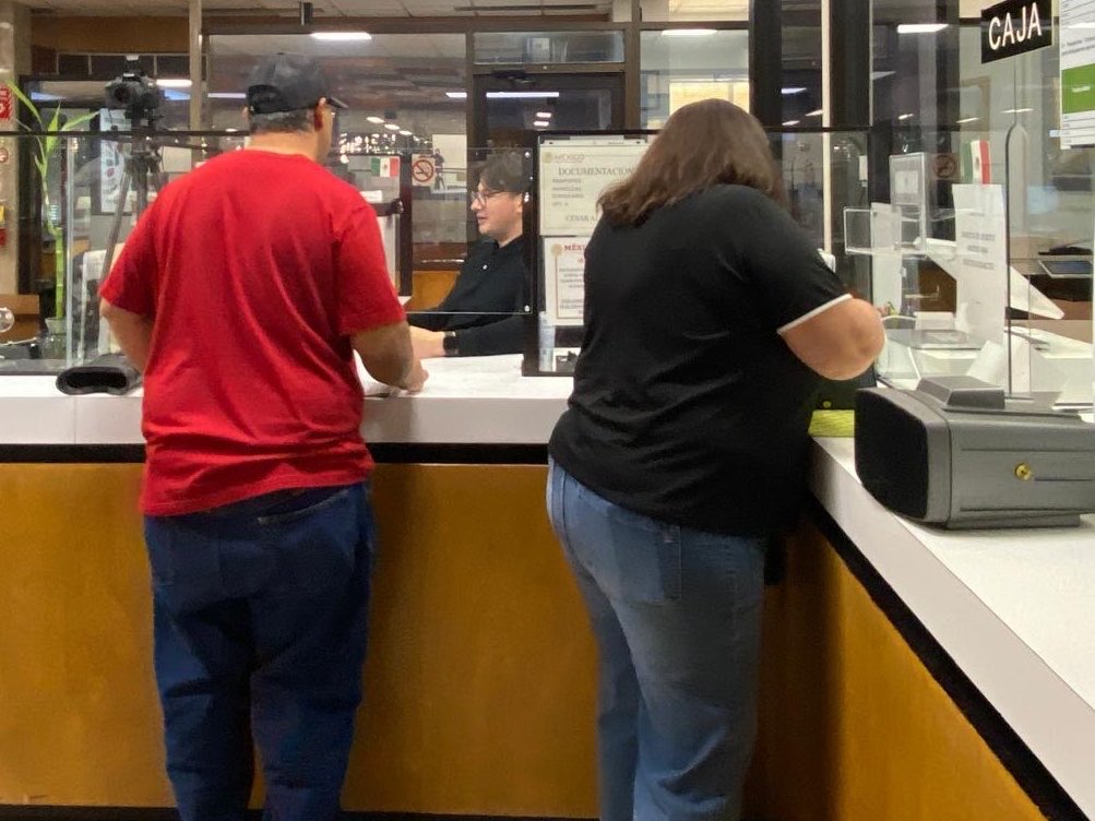 ConsulmexElPaso's tweet photo. Durante la jornada brindamos atención en servicios como pasaporte, matrícula consular, credencial para votar, Registro Civil y orientación en materia de protección consular.

🧵2/2 https://t.co/LHqkX4pYnL