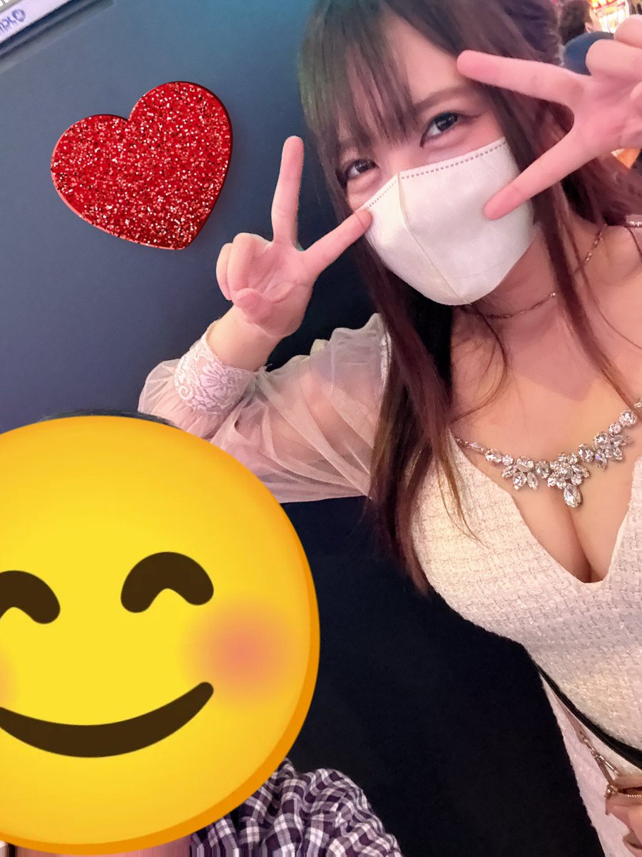 amakkoj's tweet photo. とある土曜日は、ゆきにゃんとこへ

グランキコーナ様で純白に輝く姿は
めっちゃ素敵でしたよ🥰✨

店内は満台、大賑わいで盛り上がりは
最高潮に達してました🔥

ゆきにゃんの熱い応援を背に
スマスロ北斗で愛のある実戦へつづく…

#サイン帳応援22回目
#藤川監督背番号22番
#阪神タイガース連覇 https://t.co/LHjrrV46hB