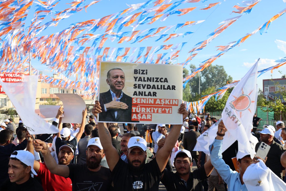 milhamigunbegi's tweet photo. Dünya Lideri, Cumhurbaşkanımız Sayın Recep Tayyip Erdoğan, Yeni İl Başkanlığımızı ziyaret edecek.

Şanlıurfamıza hoşgeldiniz Sayın Cumhurbaşkanım. https://t.co/CVFiY9xYzs