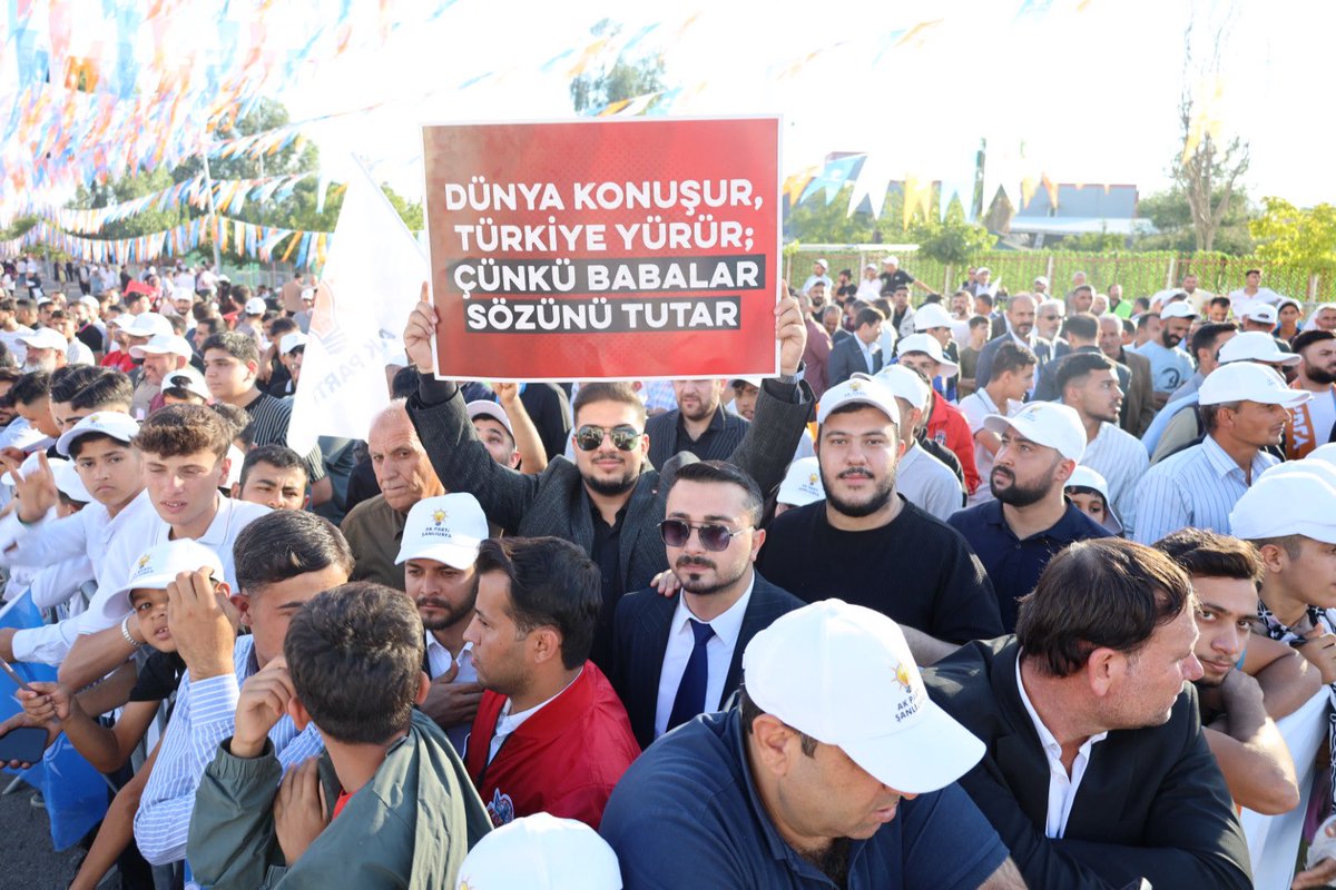 milhamigunbegi's tweet photo. Dünya Lideri, Cumhurbaşkanımız Sayın Recep Tayyip Erdoğan, Yeni İl Başkanlığımızı ziyaret edecek.

Şanlıurfamıza hoşgeldiniz Sayın Cumhurbaşkanım. https://t.co/CVFiY9xYzs