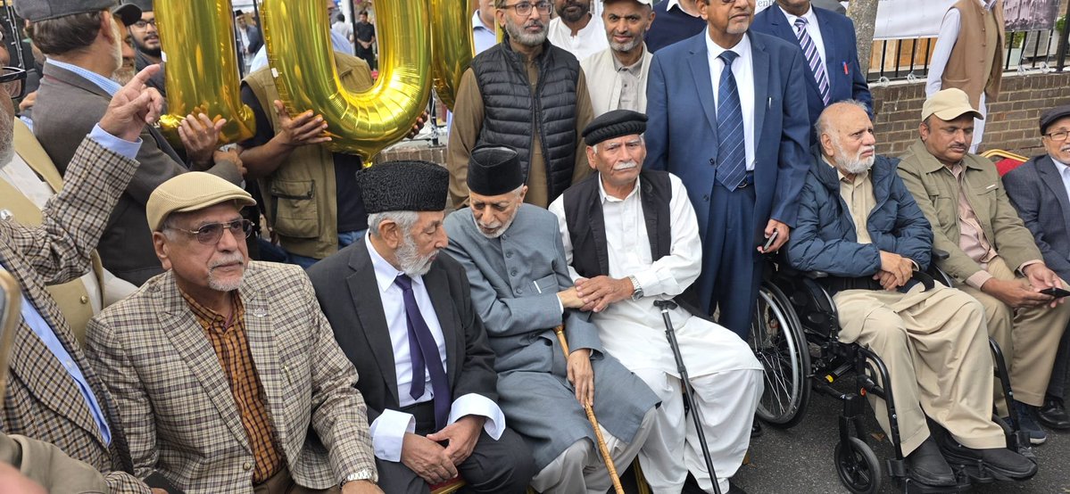 AhmadiyyaUK's tweet photo. A beautiful day of brotherhood and celebration has begun!
#FazlMosque #Londonsfirstmosque https://t.co/1OrQs7MjNB