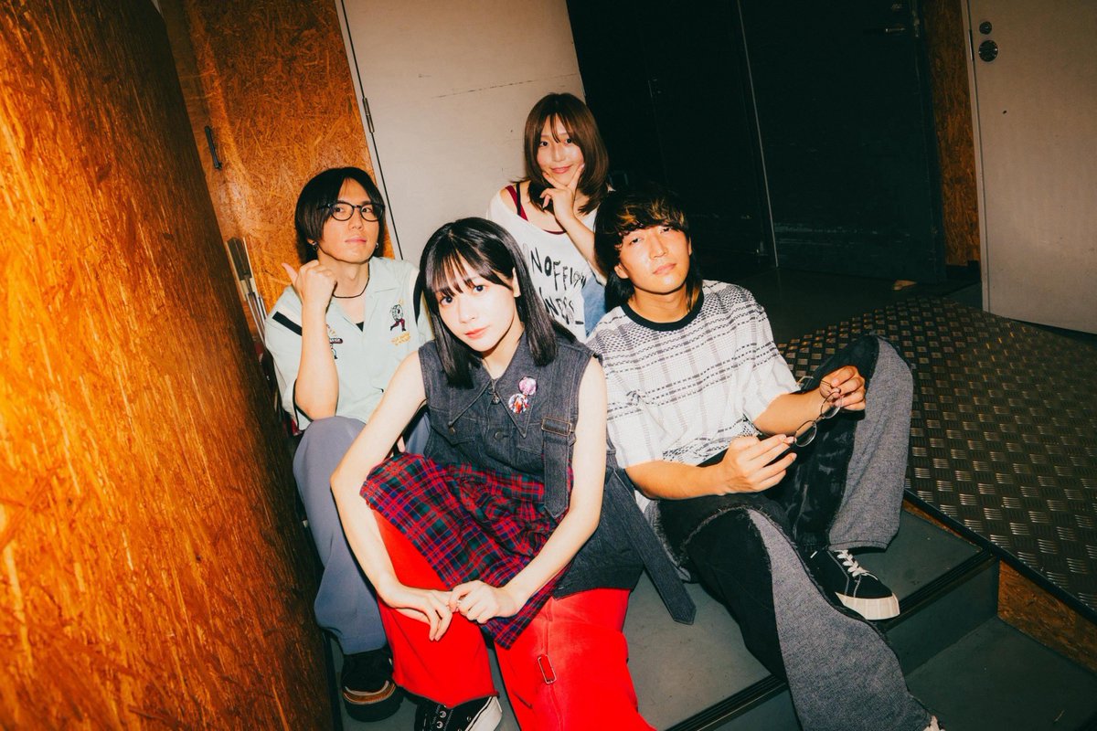 MEm_sasuke's tweet photo. 2度目まして仙台 #MEGAROCKS ありがとう
東京から結成2年ミーマイナーでした！

新曲のアニメ主題歌"まばたき"
ライブ本編では初披露でした〜 https://t.co/u7fEhUSvr7