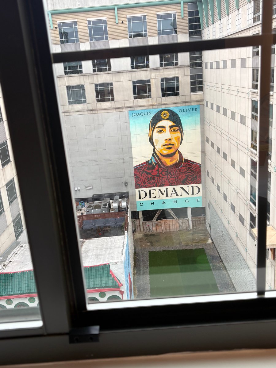 ceponces's tweet photo. Good view from my DC hotel room @changetheref https://t.co/RJN29PUUVf