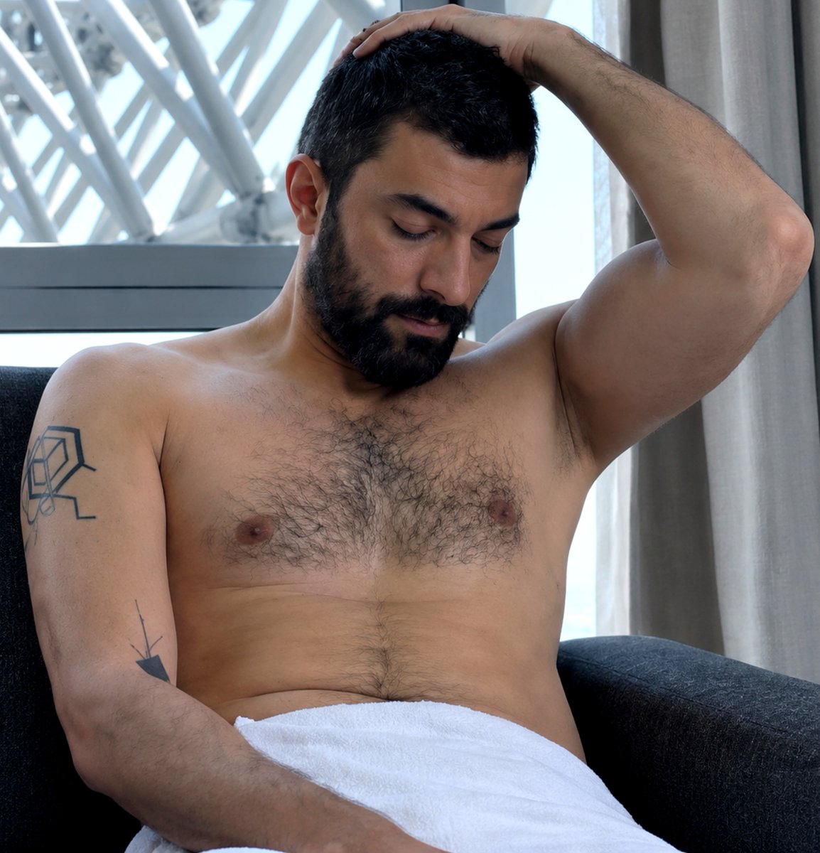 akypicc's tweet photo. 🥀🖤
#EnginAkyürek https://t.co/Nol6pyK2sc