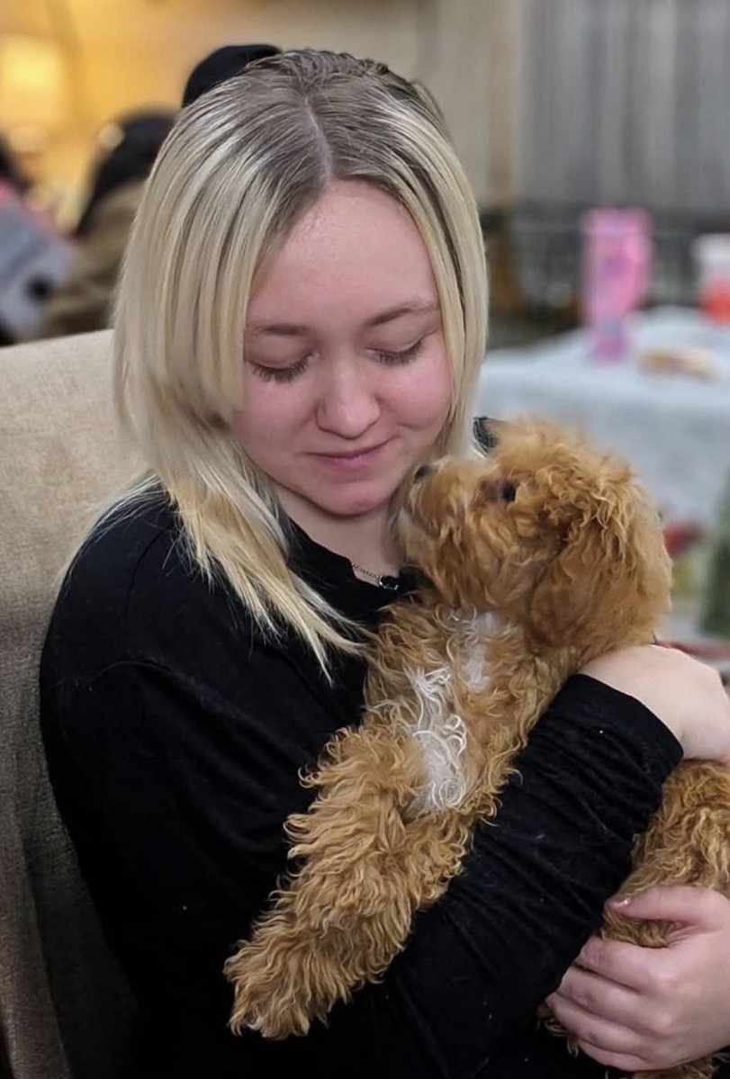 BHanni's tweet photo. Today’s #KUCancerFighter hero is Kaylee Starnes, a 17-year-old from Osceola, MO who has been battling a rare form of brain cancer for the last year.
 
Around time last October, Kaylee received her diagnosis of this aggressively growing form of cancer that starts in the spinal cord. She courageously endured a 12.5 hour surgery where doctors were able to remove 60% of the tumor. Sadly, in time, the tumor grew back 3 times its original size. The cancer has left her paralyzed from the chest down and it’s been a grueling road over the last 12 months for this young lady who previous played softball & volleyball and enjoyed being a cheerleader as well. Her family describes her a bubbly personality who loves life, hanging with friends, her animals and driving her mustang.
 
Kaylee’s got a big birthday coming up in less than two weeks – her 18th – and she’s fighting as hard as ever. Kaylee and her family are determined to not give up. Her mother wants to thank everyone for their support & prayers and is so grateful for all the encouragement they’ve received over the past year. Kaylee, you are such an inspiration. Your determination and resilience in the face of such adversity is as impressive as we’ve ever seen. Jayhawk Nation is behind you and today’s call is for you! 💙❤️