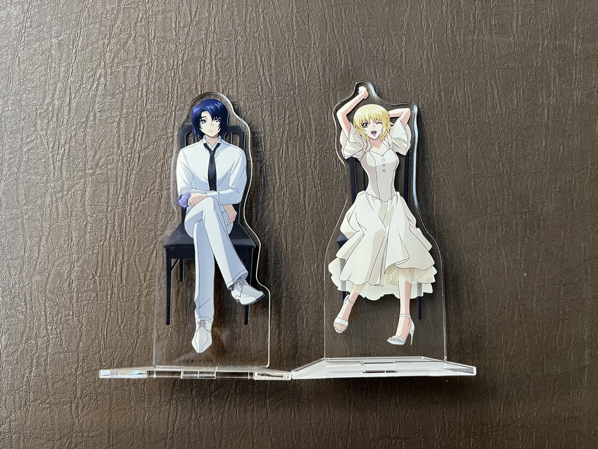 KagaribiPetal's tweet photo. Got inspiration from the acrylic stands that I brought out today to decorate my workspace ^+++^. https://t.co/sUSDmUl40C