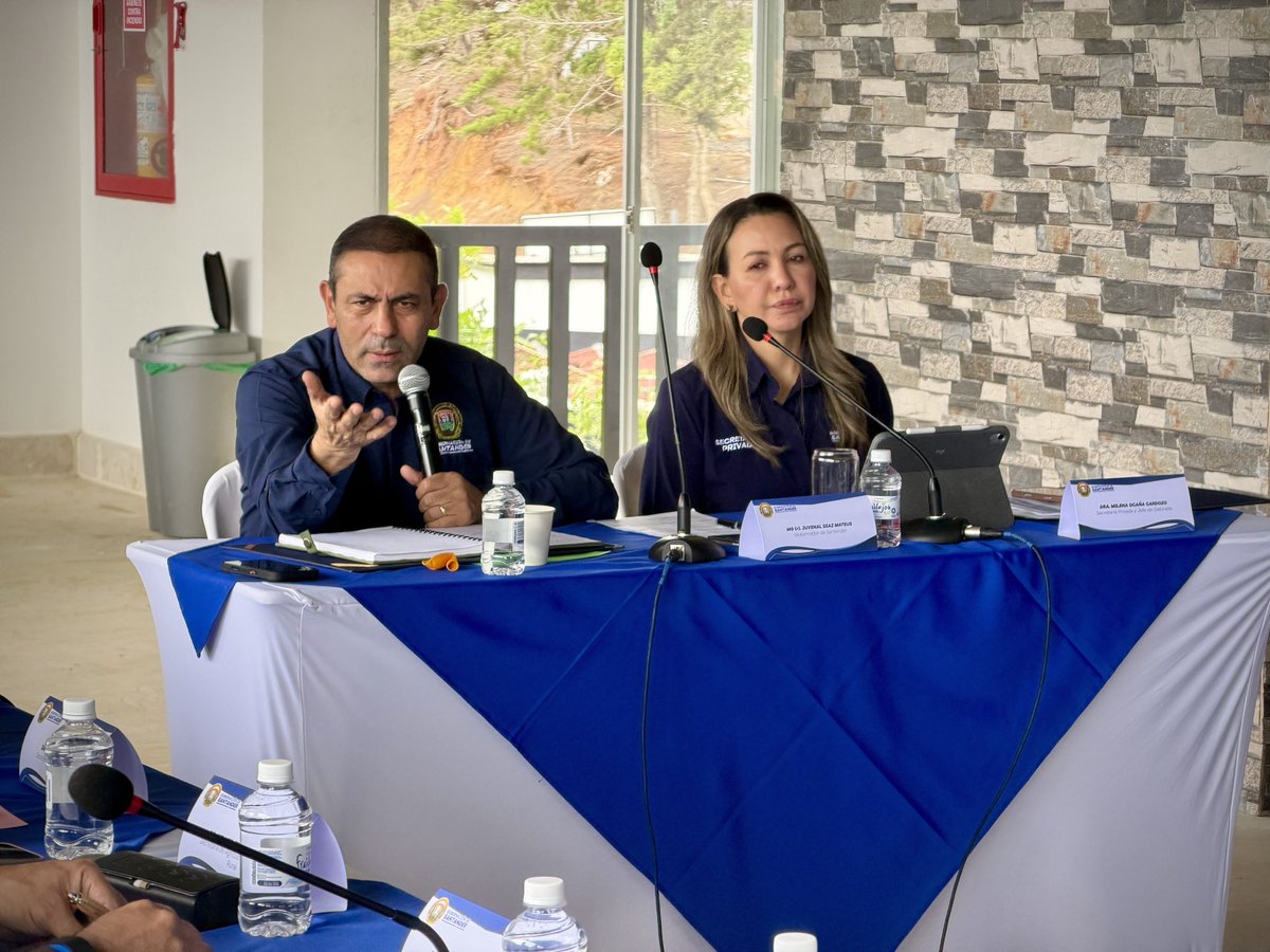 GralJuvenalDiaz's tweet photo. LAS METAS SON UN COMPROMISO CON SANTANDER

Hoy realizamos una jornada de seguimiento a la ejecución de las metas del Plan de Desarrollo, revisando el avance de los proyectos, la ejecución financiera y la articulación con el Gobierno Nacional.

Nuestro compromiso es hacer seguimiento permanente a cada peso invertido para garantizar que se traduzca en obras, programas y oportunidades para los santandereanos.

Trabajamos con planeación, disciplina y responsabilidad.