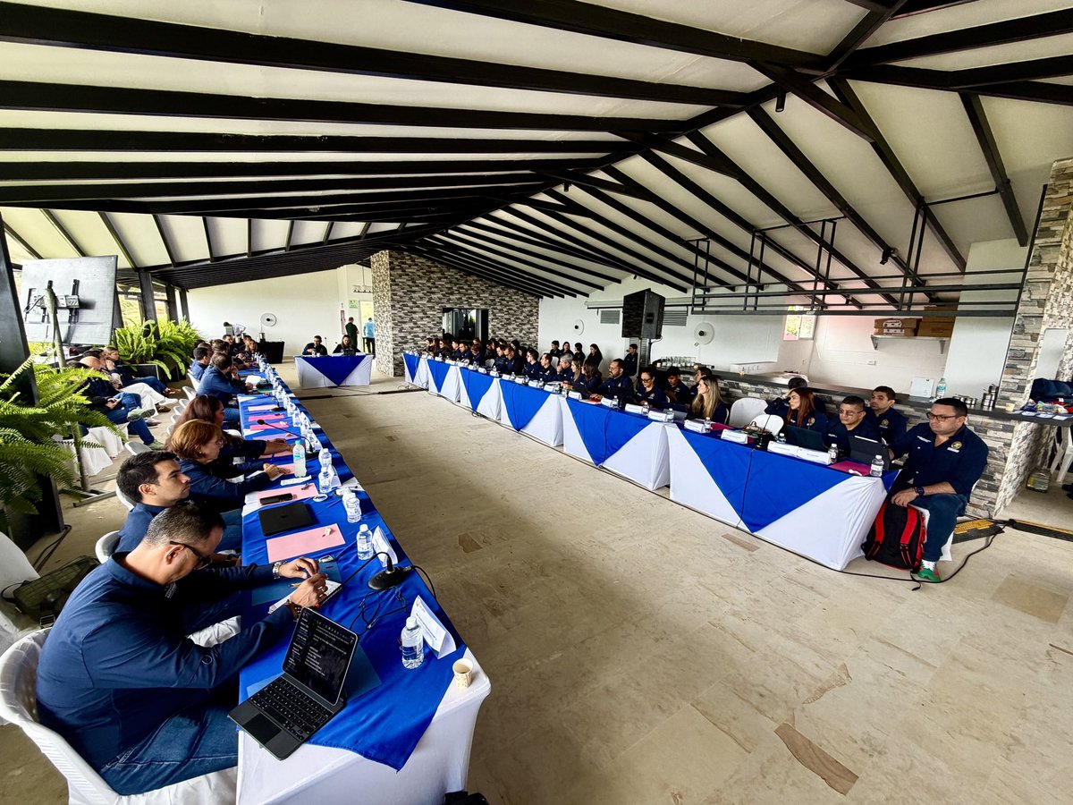 GralJuvenalDiaz's tweet photo. LAS METAS SON UN COMPROMISO CON SANTANDER

Hoy realizamos una jornada de seguimiento a la ejecución de las metas del Plan de Desarrollo, revisando el avance de los proyectos, la ejecución financiera y la articulación con el Gobierno Nacional.

Nuestro compromiso es hacer seguimiento permanente a cada peso invertido para garantizar que se traduzca en obras, programas y oportunidades para los santandereanos.

Trabajamos con planeación, disciplina y responsabilidad.