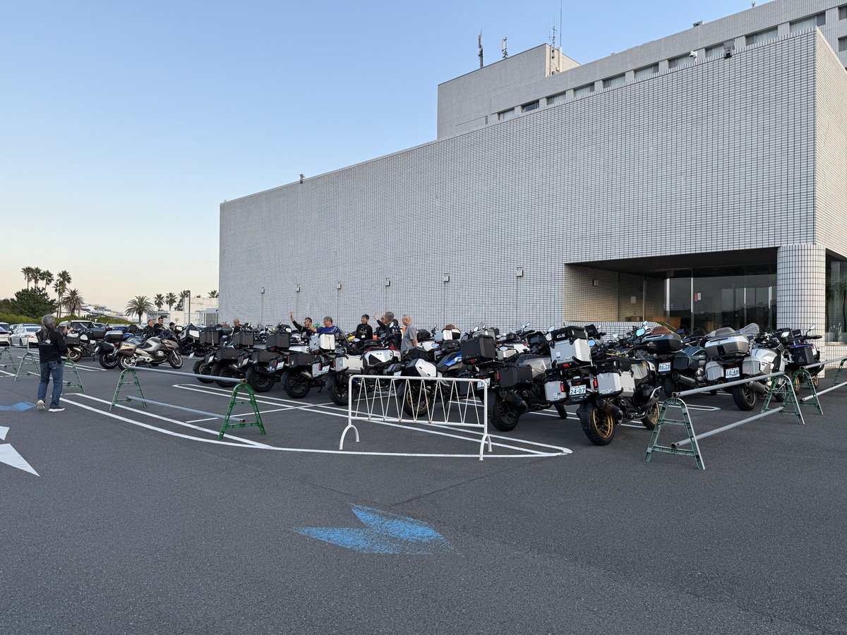 RyojiNi's tweet photo. 2026年BMW Clubs Nippon全国大会が大磯プリンスホテルにて開催されました。全国各地からグラブメンバーの方が駆けつけてくれ、とても楽しい時間を過ごす事が出来ました♪
それにしても、また、6気筒乗りが増えて来たことに改めて、とても嬉しく思ってます！

#k1600gtl，#exclusive，#k1600gt，#rsgear https://t.co/1bDB1WglIR