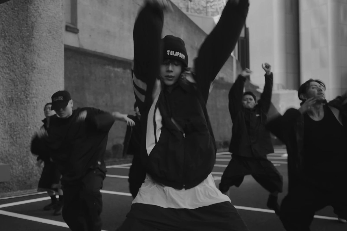 addictedtotaro0's tweet photo. ④タロのダンス映像はいつも素晴らしくて
タロが踊れば練習映像も大事な宝物だ 
だからこのトレイラーとビハインド撮ってくれてほんとにありがたいと今は思う
タロを好きでいるとこういうことも結構経験する 
規格外の人だから規格外のことがたくさん起こる 
きっとこれからも https://t.co/ihd3eCU0o8