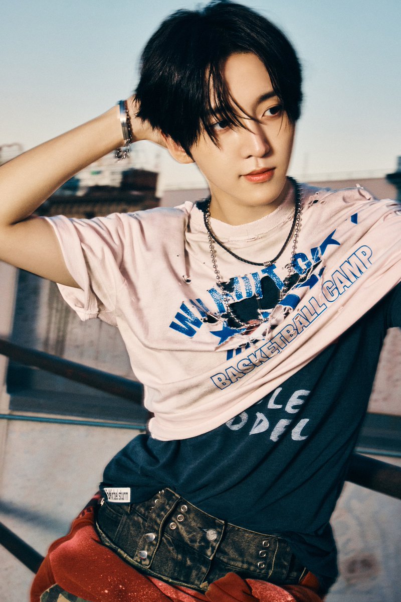 kickflip_jype's tweet photo. Kick Off The Wall MV Photo💛🏙️ #Donghyeon

KickFlip The 5th Mini Album "KICK OFF THE WALL Pt. 1"
2026.10.06 6PM (KST) Release!

Pre-save &amp; Pre-add : https://t.co/I7T5LNBRJF

#KickFlip #킥플립
#KICKOFFTHEWALL_Pt1 
#KickOffTheWall #동현 https://t.co/CfsR5tEUDh