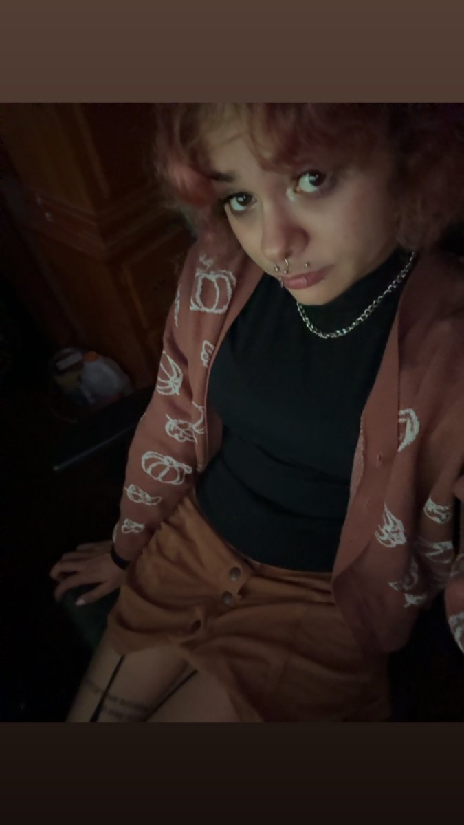 Daisyislazyxox's tweet photo. <3 I wanna go pumpkin picking so bad , (have you guys ever put your dick in a pumpkin)
#goonette https://t.co/C1Fb27W16u