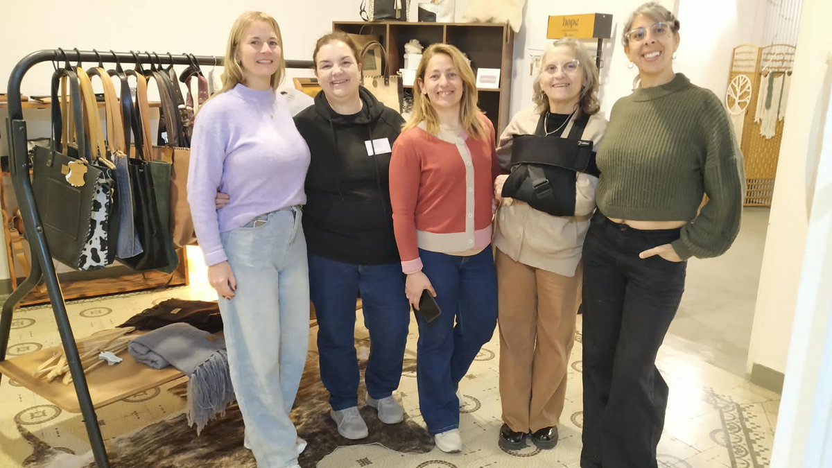 exitorama's tweet photo. El local de artesanos ubicado en Independencia 670, en Florida, ofrece este fin de semana degustaciones de productos gastronómicos y la posibilidad de recorrer sus tres salas de exposición y cafetería.
https://t.co/VQQOcv4AbM https://t.co/0WdWSfi2LX