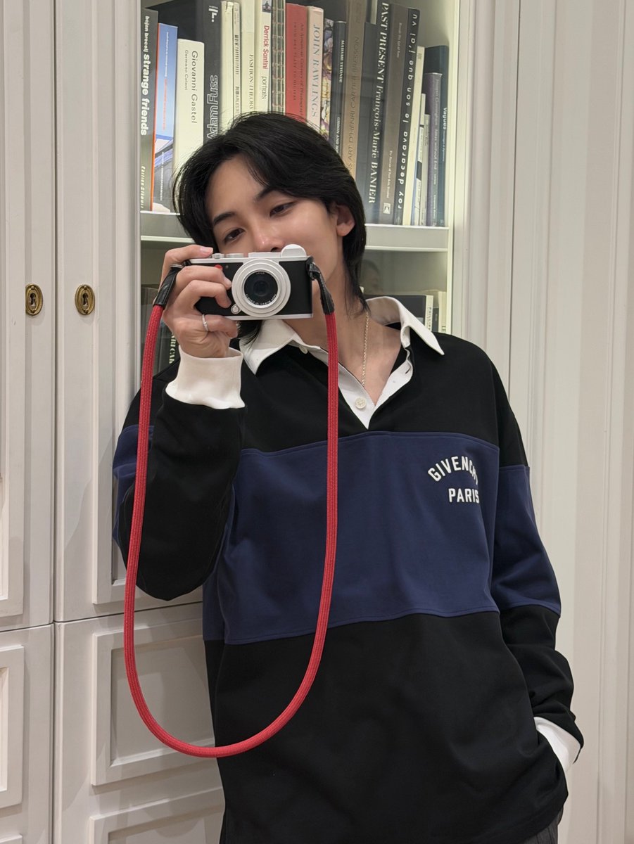 everywoo_yoon's tweet photo. Hi, bebi mahal! I know you came back months ago and my heart is super happy knowing that you are well and healthy after your service. Loaded by schedules but I do hope you will celebrate your special day with the people you love most. Missed you so much, Jeo! Happy Birthday! 💙 https://t.co/RX3nvCW7gX