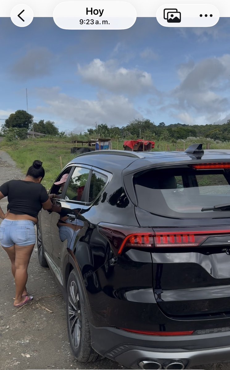 JLLauCruz's tweet photo. @AlvaroAlvaradoC @manoloalvarezc @radiopanama estos señores han sido lanzados en 4 ocasiones anteriores en estos dos últimos meses; vuelven y llegan.  Hay personas que los traen en carros y les ayudan a hacer sus casas. https://t.co/cnK0Q2wnOX