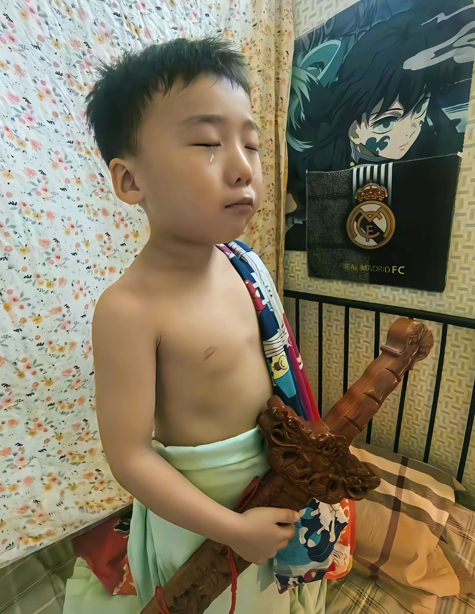 AhazeiAI's tweet photo. 赐我一把斩断过去的剑 https://t.co/vHv8oLGuRC