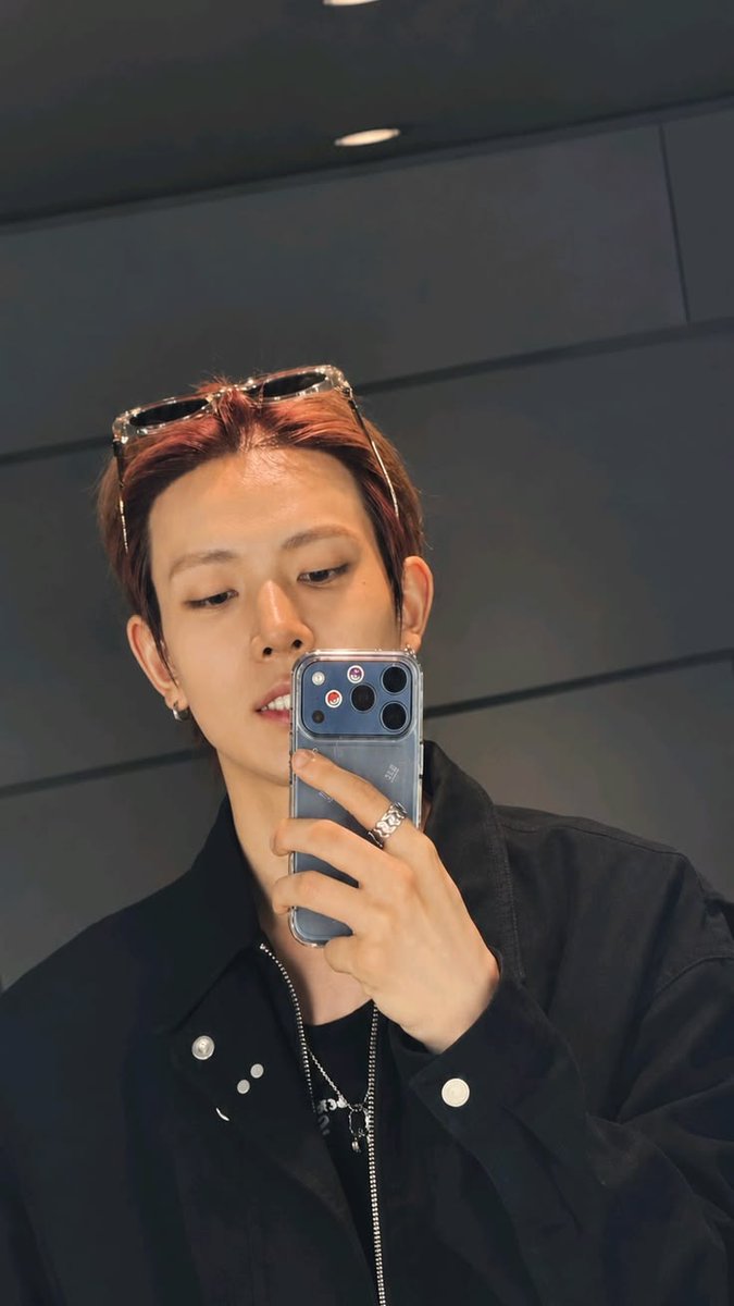 sillyevanlee's tweet photo. Ijin malmingan. Ngobrol besok lagi, ya. https://t.co/caSLT88Xkr