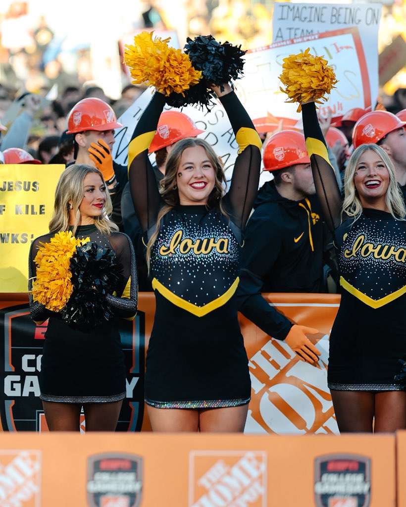 TheIowaHawkeyes's tweet photo. No place like Iowa City. https://t.co/nf7vvpfHxH
