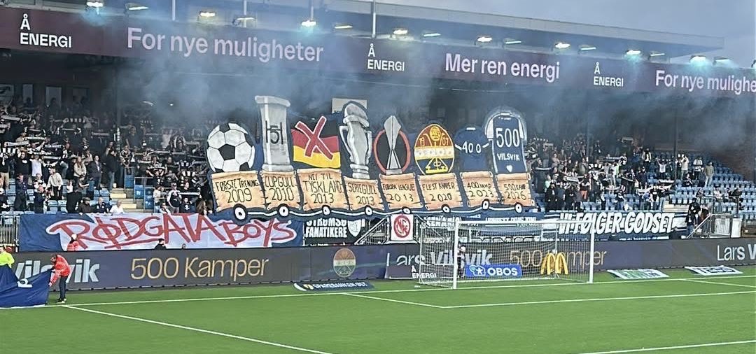 KimRolund's tweet photo. Lars Vilsvik.

Over 500 kamper for Strømsgodset.

Størst av dem alle. For en legende! https://t.co/lIjvAnX2j1