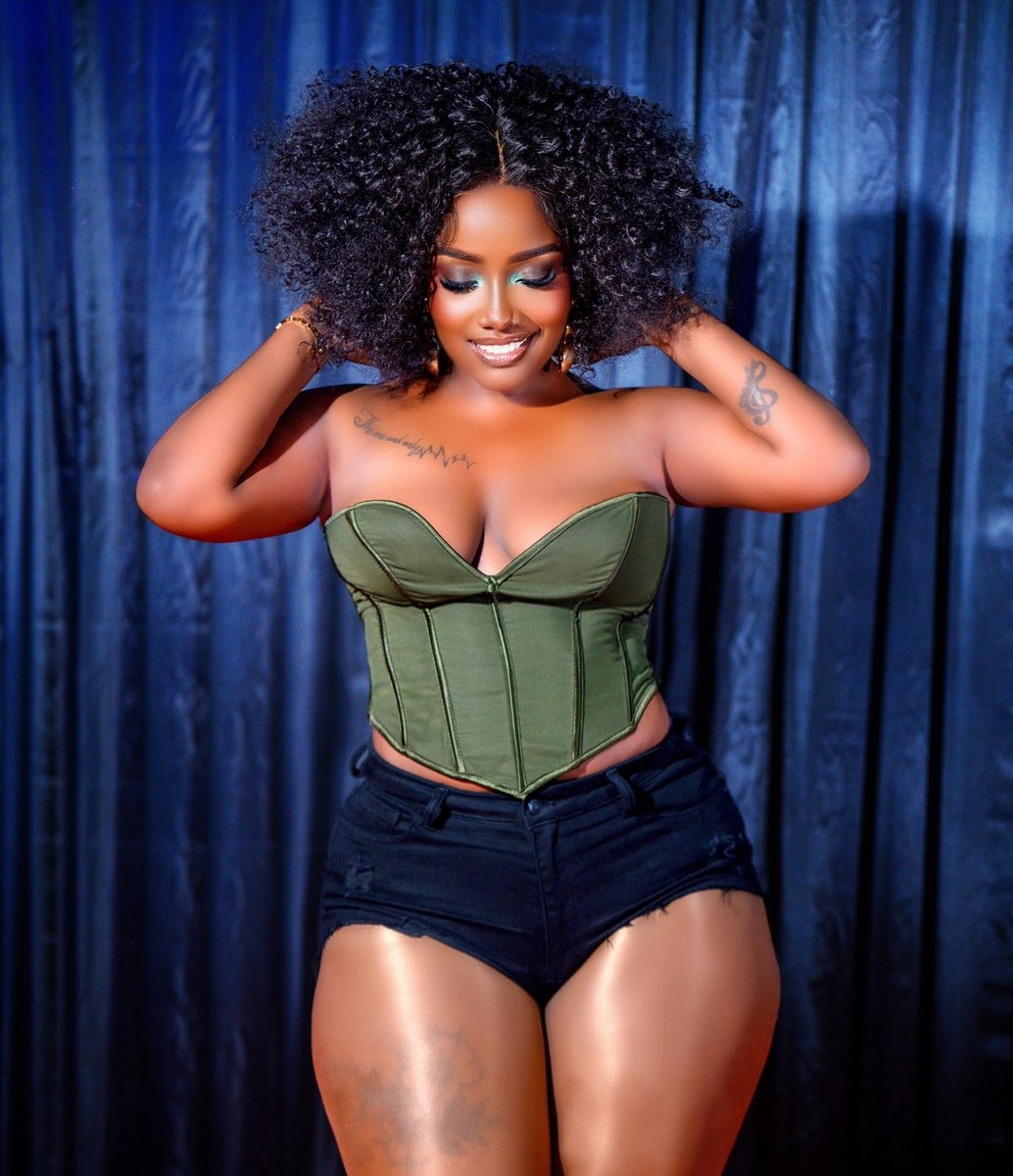 LydiahJazmine's tweet photo. Happy New Month 🫶 https://t.co/e1duUYpRgG