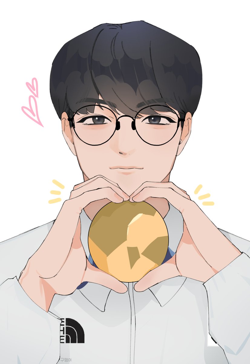 CBG0204's tweet photo. 조금 늦었지만 축하해🥇✨ https://t.co/TWxBJRsH9P