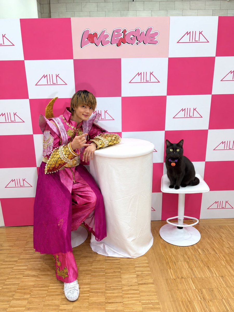 MIYUKISyuSyu's tweet photo. @sanohayatodazo 佐野くん、ありがとうございます😊うちの愛猫もツーショット📸♡♡ https://t.co/Tjh7O0txWR