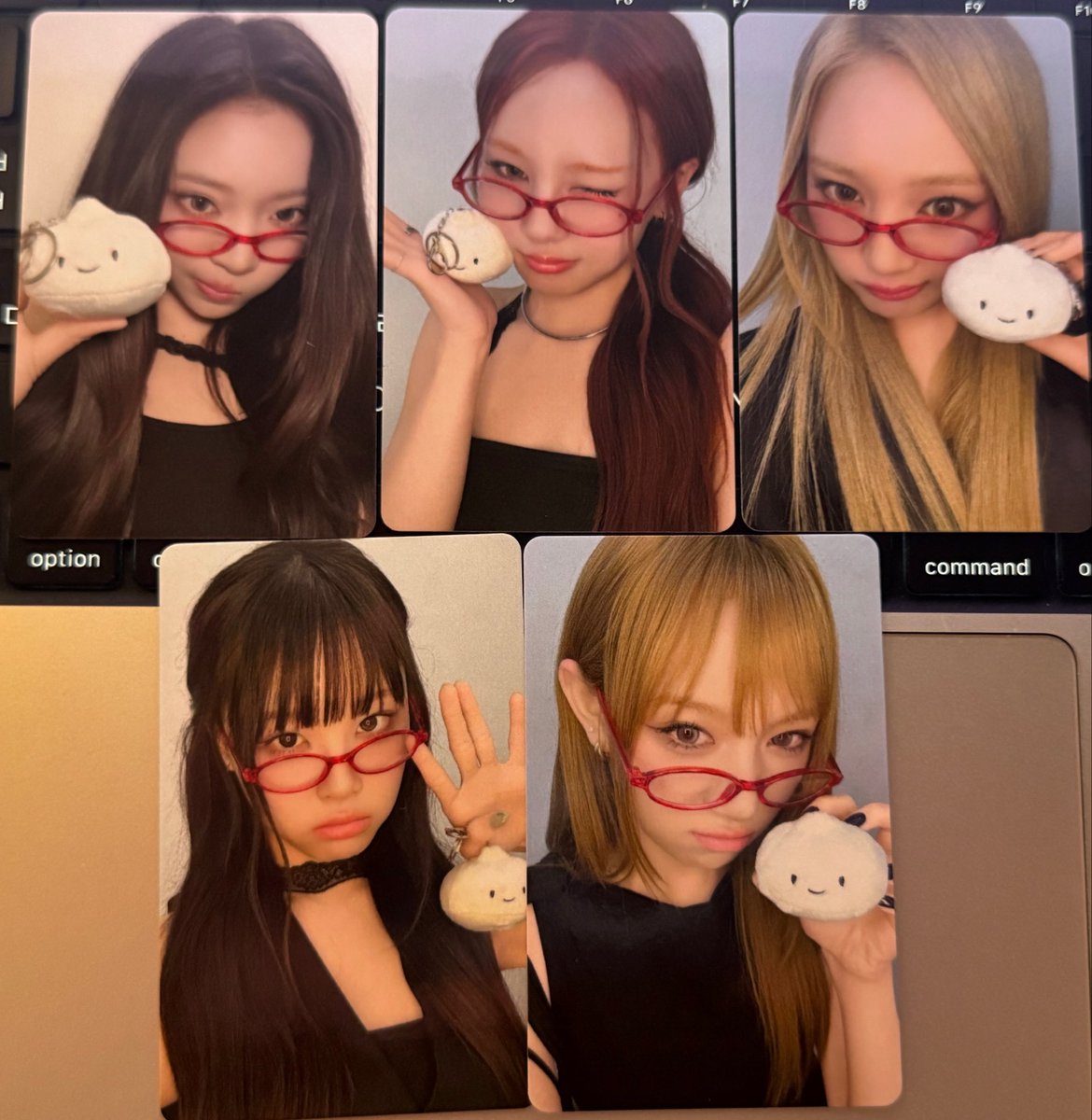 kiizzanf's tweet photo. 키비츠 대면 특전 포카 양도

Set(5pcs) - 3.0

Keyveatz 키비츠 손주원 sonjuone 강예슬 KANGYESEUL 김유나 kimyuna 유이 NEWY 엄지원 umjiwon https://t.co/FDu5PA6Iog