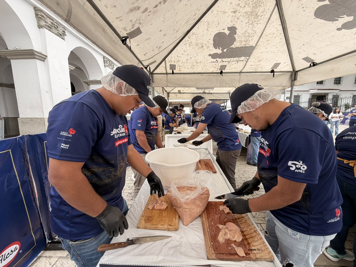 RegTerZ1NMixco's tweet photo. Algo #GRANDE se está #cocinando 🔥

Literalmente.

EL #ARROZ MÁS GRANDE VIENE EN #CAMINO 🥘
La Paella - 03 de Octubre | 10:00 AM
#500añosmixco https://t.co/0gJooljrLa