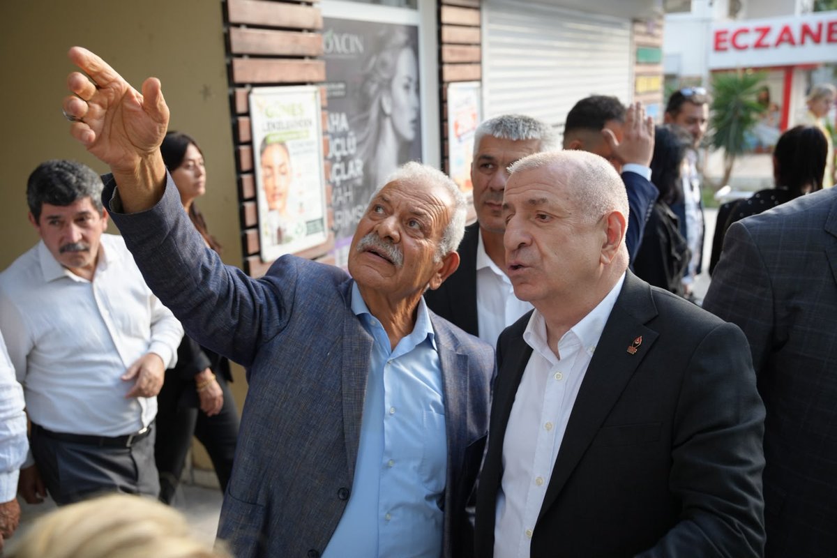 zaferpartisi's tweet photo. Genel Başkanımız Prof. Dr. Ümit Özdağ, Divan üyelerimiz, Hatay İl Başkanımız Serhat Tabanca ve İskenderun İlçe Başkanımız Deniz Kaya ile birlikte Alevi Kültürünü Araştırma Derneği (AKAD) Başkanı Sayın Nihat Yenmiş’i ziyaret etti.

Ziyarette derneğin çalışmaları, Alevi toplumunun karşılaştığı sorunlar ve ülke gündemine ilişkin değerlendirmelerde bulunuldu.

Nazik ev sahiplikleri için Alevi Kültürünü Araştırma Derneği Başkanı Sayın Nihat Yenmiş’e ve yönetimine teşekkür ederiz.