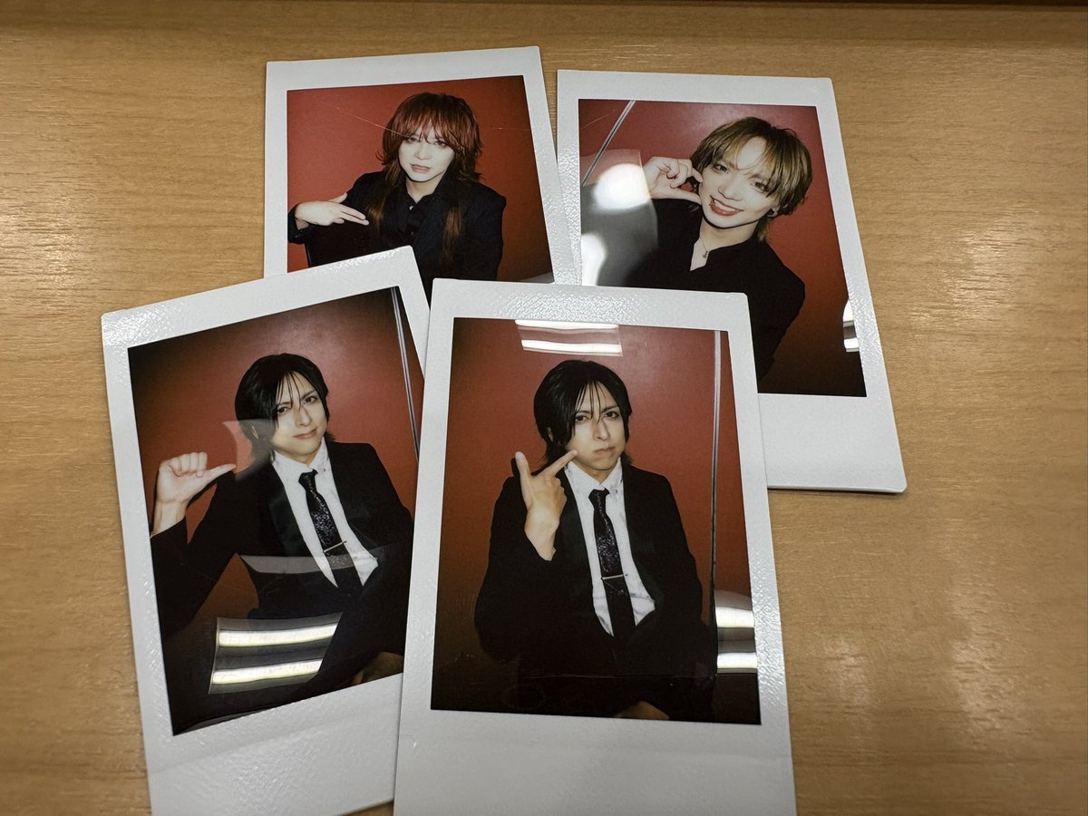 wtpglkel's tweet photo. FEST VAINQUEUR チェキ
10/3 ライカ大阪

譲：HALさん、HIROさん、I'LLさん
求：GAKUさん、定価(＋送料)

交換、お譲りに優劣ありません。リプライ、DMよりお声がけください🙇‍♂️ https://t.co/aZ6H6bdOIu