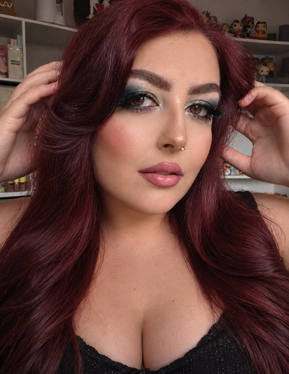 Meganj2109's tweet photo. Well hello! Let's give this X thing a go! #profilepicture #makeup #redhead #woman #mua #beauty #cosmetics https://t.co/D0JIwhDDeT