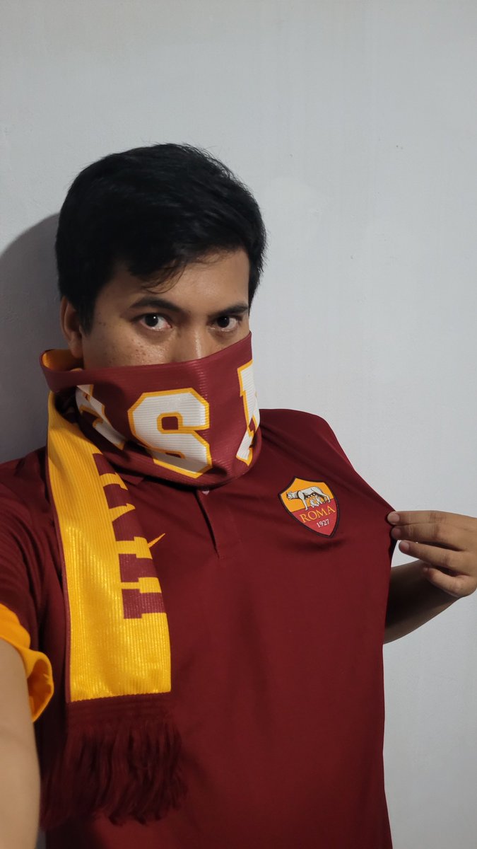 frel06's tweet photo. @txtanakbioskop Nih min dari depan aja, soalnya ga ada name set nya. Jersey pas ashley cole maen di as roma, dan semoga gw menang supaya bisa liat jagoan gw ini langsung nanti! https://t.co/leVElRqi31