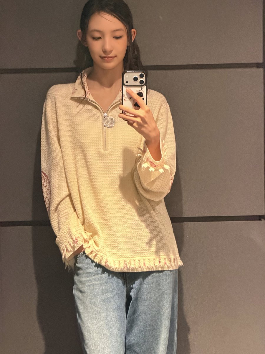 TUIDE_official's tweet photo. flash on, flash off 📷📸

#TUIDE #튜이드 
#YIHANI https://t.co/kr6rEY6biZ