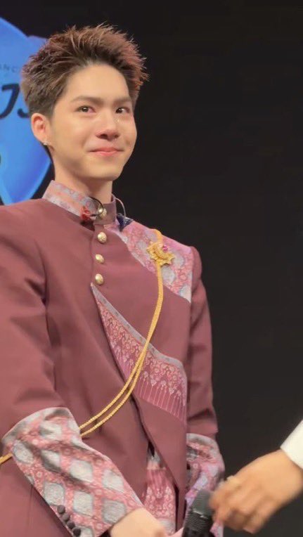 Famingfarn's tweet photo. กระสุนนัดที่ 1 : น้ำตาเจเจ

เกิดมาไม่เคยแพ้อะไร ตอนนี้รู้ละแพ้
แพ้น้ำตาเจเจ 30วันออน ชั้นจะอยู่ยังไง😭😭 https://t.co/UYmPyPYpJO