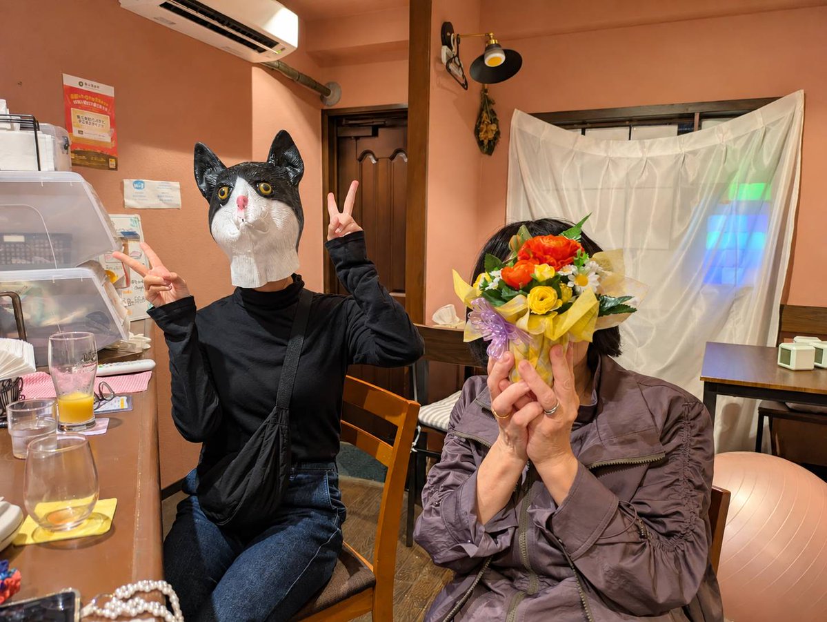 ikkokurume's tweet photo. 今日はお客様がいらっしゃっていただいて…助かりました（笑）大人の療育終わりで…
猫カフェやろうと思います！
#東京珈琲一刻館　#大人の療育　#発達障害　#東久留米　#ASD　#ADHD　#autism　#autismo　#자폐증　#自闭症　#发育障碍　#一刻の会　#自閉症　#autisme　#autista　#Autismus　#SLD　#LD https://t.co/WA5325hcfc