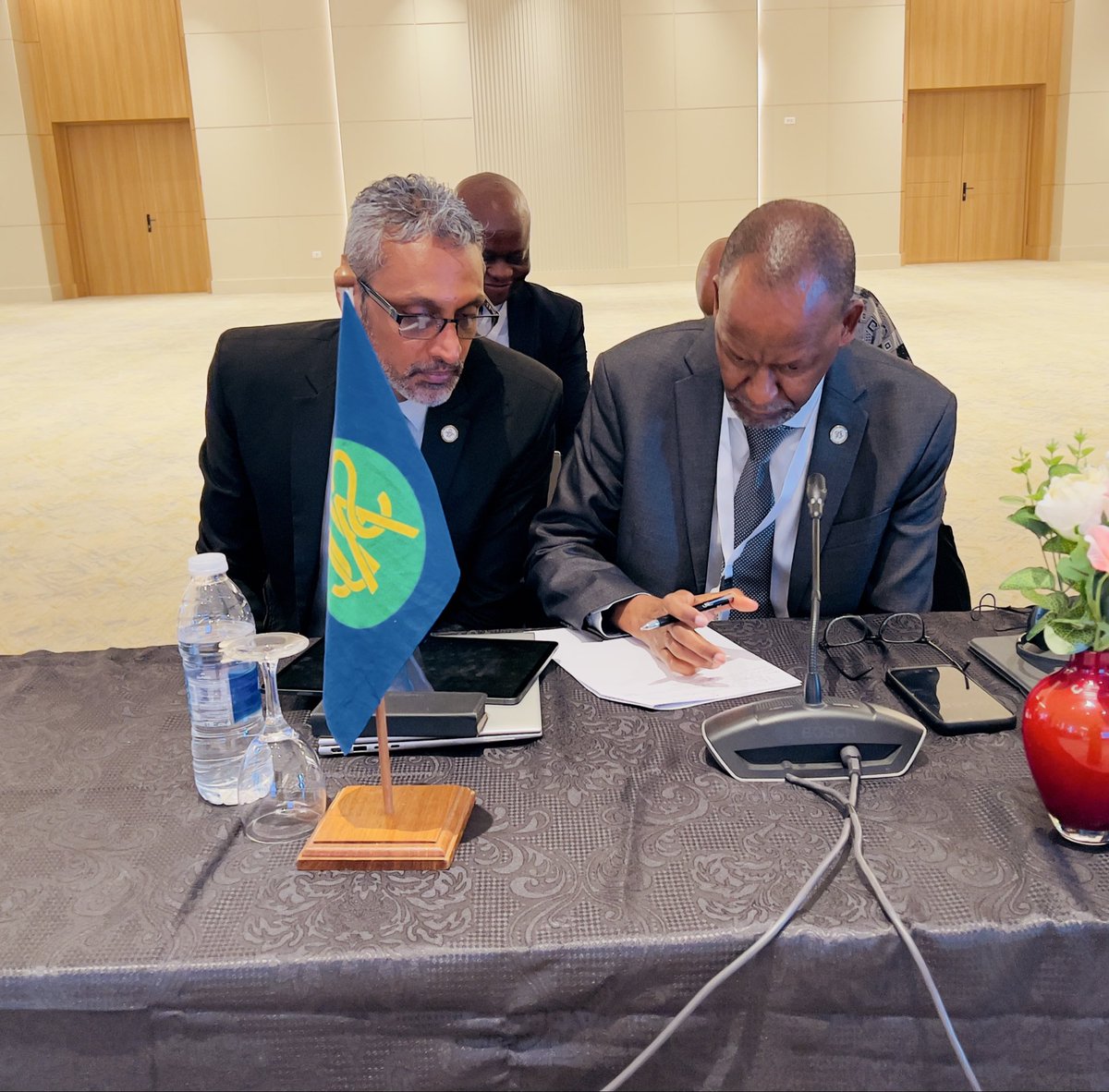SADC_News's tweet photo. 𝐀𝐟𝐫𝐢𝐜𝐚𝐧 𝐔𝐧𝐢𝐨𝐧, 𝐑𝐞𝐠𝐢𝐨𝐧𝐚𝐥 𝐄𝐜𝐨𝐧𝐨𝐦𝐢𝐜 𝐂𝐨𝐦𝐦𝐮𝐧𝐢𝐭𝐢𝐞𝐬 𝐚𝐧𝐝 𝐑𝐞𝐠𝐢𝐨𝐧𝐚𝐥 𝐌𝐞𝐜𝐡𝐚𝐧𝐢𝐬𝐦𝐬 𝐑𝐞𝐚𝐟𝐟𝐢𝐫𝐦 𝐂𝐨𝐦𝐦𝐢𝐭𝐦𝐞𝐧𝐭 𝐭𝐨 𝐀𝐝𝐯𝐚𝐧𝐜𝐢𝐧𝐠 𝐀𝐟𝐫𝐢𝐜𝐚'𝐬 𝐈𝐧𝐭𝐞𝐠𝐫𝐚𝐭𝐢𝐨𝐧 𝐀𝐠𝐞𝐧𝐝𝐚

Representatives of the African Union's Regional Economic Communities (RECs) and Regional Mechanisms (RMs) have reaffirmed their shared commitment to strengthening coordination, deepening partnerships, and accelerating the implementation of Agenda 2063, the African Union's blueprint for an integrated, prosperous, and peaceful continent.

Meeting on the margins of the 8th African Union Mid-Year Coordination Meeting in El Alamein, Arab Republic of Egypt, on 3 October 2026, the Inter-REC Coordination and Collaboration Platform highlighted the important role of RECs and RMs as the building blocks of African integration and highlighted the opportunities presented by enhanced collaboration with the African Union Commission (AUC) in advancing continental priorities.

Opening the meeting in his capacity as Chairperson of the Platform, the SADC Executive Secretary H.E @EliasMagosi emphasised the importance of collective action and strategic cooperation in responding to evolving regional and global challenges.
"The growing complexity of global challenges makes deeper regional cooperation more important than ever. By strengthening collaboration and leveraging our collective strengths, we can accelerate progress towards Agenda 2063 and deliver greater impact for the people of Africa," he said.

Discussions focused on measures to enhance cooperation among RECs, RMs and the AUC, while identifying solutions to challenges affecting regional integration. Participants shared experiences and best practices aimed at strengthening institutional coordination, mobilising resources, broadening stakeholder participation, and promoting peace, stability, and sustainable development across the continent.

The meeting also reviewed ongoing efforts to strengthen Africa's peace and security architecture through closer collaboration between the African Union and RECs/RMs, guided by the principles of subsidiarity, complementarity, and comparative advantage.

Participants welcomed proposals to strengthen the follow-up and implementation of decisions adopted at African Union Mid-Year Coordination Meetings through enhanced monitoring and reporting mechanisms. Such measures are expected to improve accountability, support evidence-based decision-making, and accelerate progress on key integration commitments.

Members further exchanged views on the implementation of Agenda 2063 Moonshot 2, which seeks to advance economic integration through stronger customs and monetary cooperation, improved transport connectivity, expanded energy access, and enhanced regional coordination. Discussions highlighted the potential of these initiatives to boost intra-African trade, competitiveness, and economic transformation, while advancing preparations towards an African Customs Union and an African Common Market.

The Platform also received an update on the Division of Labour Initiative between the African Union Commission, RECs, and Member States. Participants reaffirmed the importance of finalising the process and translating agreed principles into effective institutional arrangements that maximise efficiency, coherence, and impact.

The Inter-REC Coordination and Collaboration Platform continue to serve as a critical forum for dialogue, policy coordination, knowledge sharing and joint action, promoting stronger partnerships and collective solutions in support of an integrated, prosperous, and peaceful Africa.