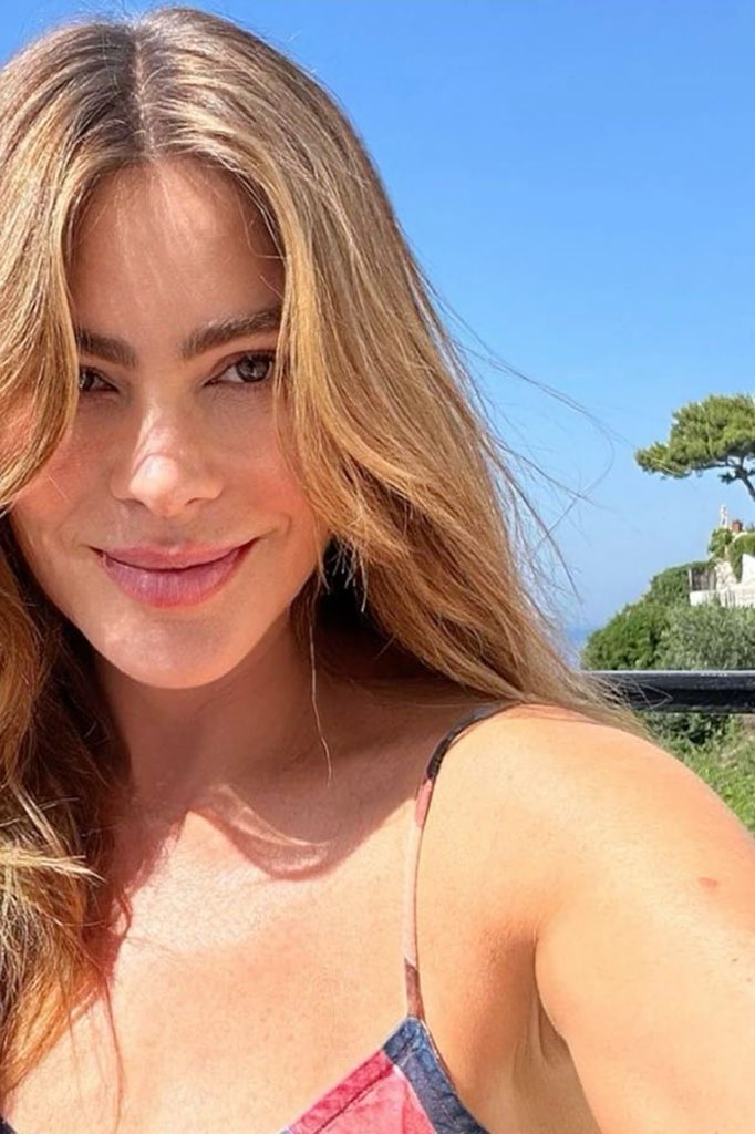 sofiaverga6gfp's tweet photo. Good morning 🌞♥️🌸💙💙#AGT https://t.co/0LlxOt7jFN
