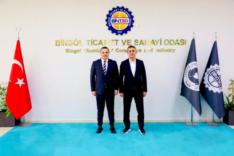 veyseldemirci06's tweet photo. 📍Ticaret ve Sanayi Odası - Bingöl 

Bingöl Ticaret ve Sanayi Odası Başkanlığına yeniden seçilen Sayın Kadir Çintay Beyefendi’yi tebrik ediyor, yeni dönemin Bingöl iş dünyamız ve şehrimiz için hayırlı ve başarılı olmasını diliyorum.

Başkanımıza ve ekibine muvaffakiyetler diliyor, hayırlı olsun dileklerimi iletiyorum. 🤝

@Kadir_Cintay12

#Tebrik #Başarı #KadirÇintay #Bingöl #Türkiye