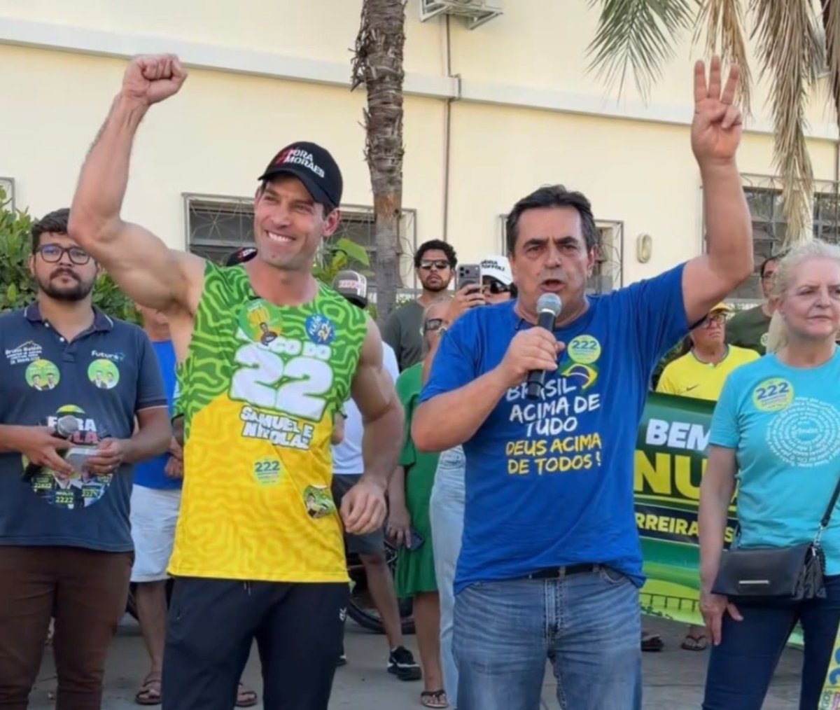 fiscaldofim's tweet photo. 🚨 Atenção mineiros! NÃO SEJAM ENGANADOS PELO SISTEMA 

Flávio Bolsonaro e Nikolas Ferreira estão apoiando Domingos Sávio 222 e Superman (Marco Antônio Costa) 300 para o senado de MG. https://t.co/n9V3c48RSd