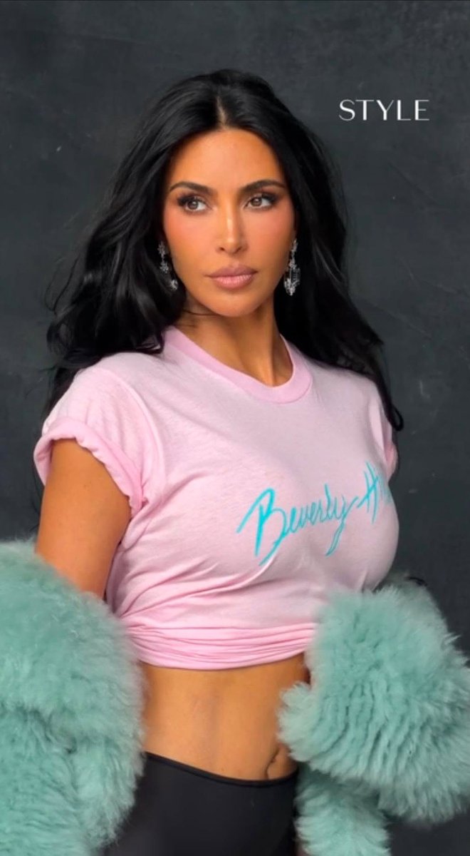 Dashvirall's tweet photo. Kim Kardashian for The Sunday Times😍 https://t.co/wlLZNwfR5R