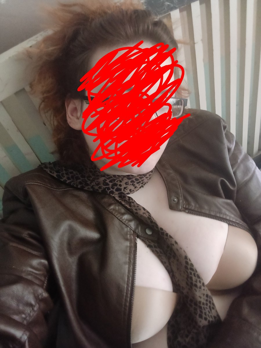 Sashaa3709's tweet photo. Taking a hit every time some1 tells me to for the next 24 hrs... I wanna get so stoned I can't resist
#intoxkink #weed #weed420 #stoned #rapekink #intoxicated #tits #rapeme #nsfw #nsfw420 #gangbang https://t.co/9hSU14ITD8
