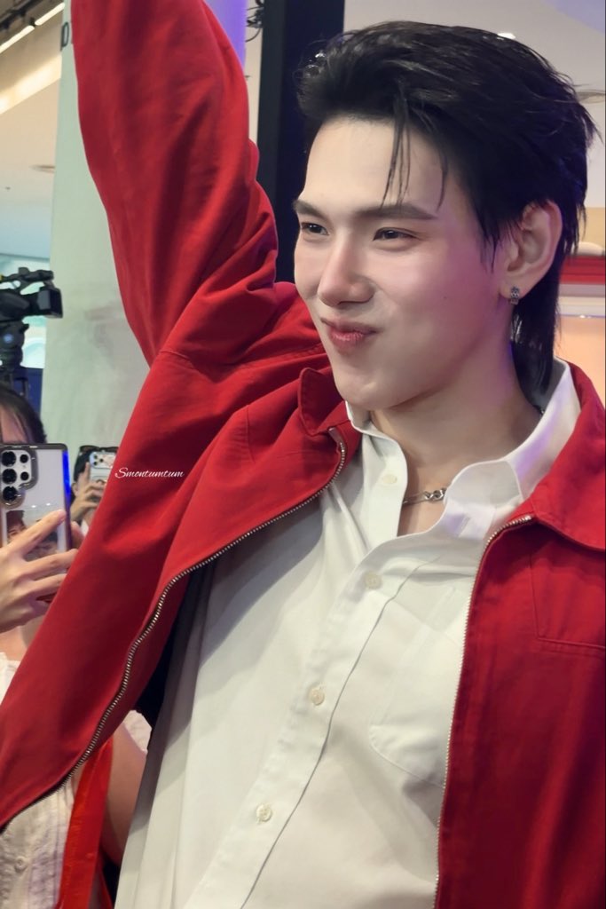 smontumtum's tweet photo. หมูเด้งไม่ได้อยู่สวนสัตว์เปิดเขาเขียวแย้วหรอ

#DAOU #ต้าห์อู๋ #oueiija https://t.co/hQqvUAtQpl