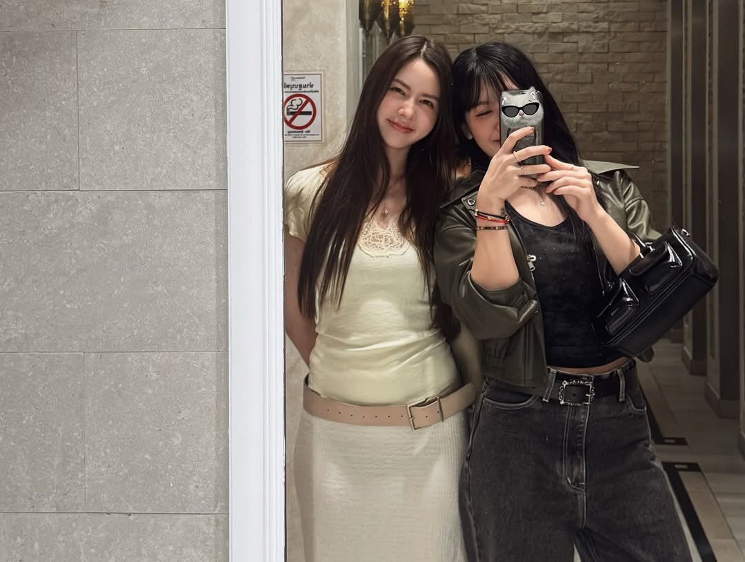 wanders_shie's tweet photo. Thank you so much for showing off your beautiful girlfriend😂
I feel so single now🤦🏻‍♀️😭

#charmers #mychan  
#Myyukhawisara #Chanyaduval https://t.co/EQ8D1g6Jof